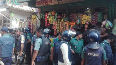 জেনেভা ক্যাম্পে মাদক ব্যবসায়ীদের সংঘর্ষের পর পুলিশি টহল
