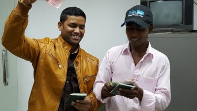 লাগেজ না আসায় দুই যাত্রীকে ক্ষতিপূরণ