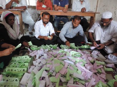 বরগুনায় চলছে ভোট গণনার কাজ