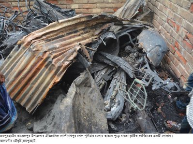 জয়পুরহাটের গোপীনাথপুর মেলায় ৬ দোকানে আগুন : পঞ্চাশ লাখ টাকার ক্ষতি