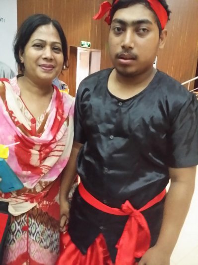 অটিজম আক্রান্ত ছেলের সঙ্গে এক সচেতন মা