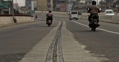 হানিফ ফ্লাইওভারে মোটরসাইকেল উল্টে নিহত ১
