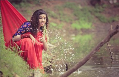শাড়ি ও ব্লাউজের নান্দনিকতায় সাজবে বৈশাখ  