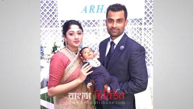 সন্তানসহ তামিম-আয়েশা দম্পতি 
