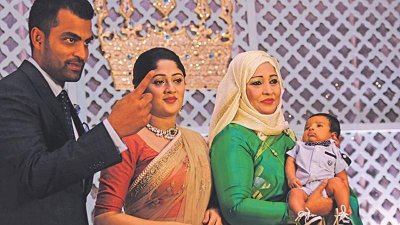 আকিকা অনুষ্ঠানে সপরিবারে তামিম 