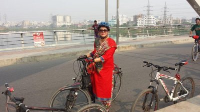 হাতিরঝিলে মুনমুন আহমেদ।