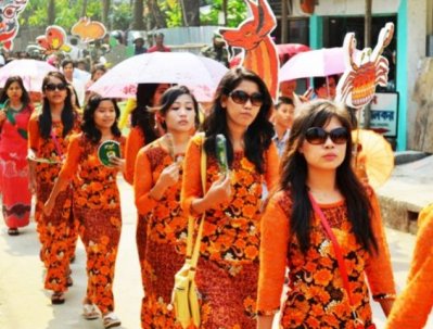 বান্দরবানে বর্ষবরণকে ঘিরে উৎসবের আমেজ