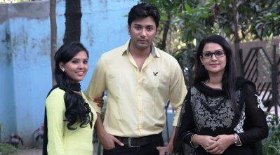 &lsquo;ঠিকানা ভুল ছিল&rsquo; নাটকে তামান্না, তানভীর ও রিচি।
