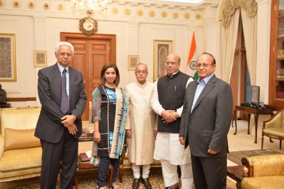 ভারতের রাষ্ট্রপতির সঙ্গে সৌজন্য সাক্ষাৎ করেন স্বাস্থ্যমন্ত্রী মোহাম্মদ নাসিম ও বনমন্ত্রী