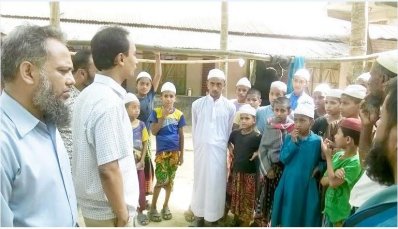মাদ্রাসার খোঁজখবর নিচ্ছেন জেলা নির্বাহী অফিসার মোহাম্মদ আশেক হাসান