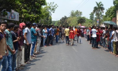 আবারও সড়ক অবরোধ, বৃহস্পতিবার প্রতিবাদ সমাবেশের ডাক