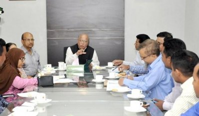 কমিউনিটি ক্লিনিকের প্রতিনিধিদের সঙ্গে স্বাস্থ্যমন্ত্রী