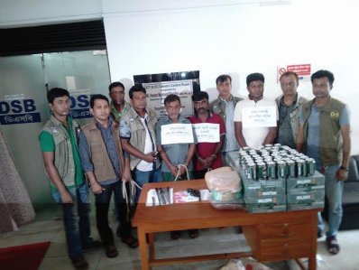 নারায়ণগঞ্জে অস্ত্র ও মাদকসহ গ্রেফতার ৩