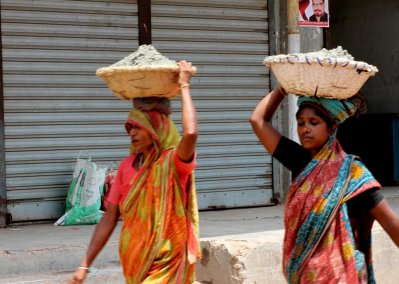 কর্মক্ষেত্রে নারী শ্রমিক