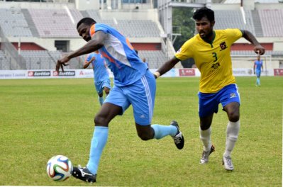 শেখ জামালকে গোল বন্যায় ভাসিয়ে ফাইনালে আবাহনী