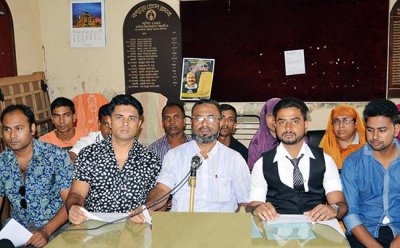 সংবাদ সম্মেলনে ব্যবসায়ী এনামুল হক