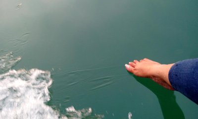 লালাখালের স্বচ্ছ নীল পানি 