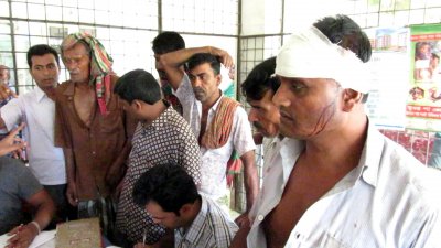 ঝিনাইদহে দুই চেয়ারম্যান প্রার্থীর সমর্থকের মাঝে সংঘর্ষে ৩৫ জন আহত