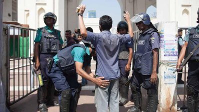 বায়তুল মোকাররমে পুলিশের তল্লাশি