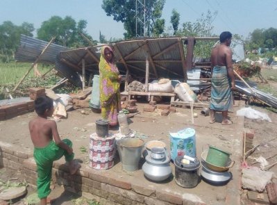 টর্নেডোতে জীবননগরের চার গ্রাম লণ্ডভণ্ড, আহত ৩০