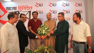 শুভেচ্ছা জানাচ্ছেন আওয়ামী লীগের যুগ্ম সাধারণ সম্পাদক মাহবুব উল আলম হানিফ