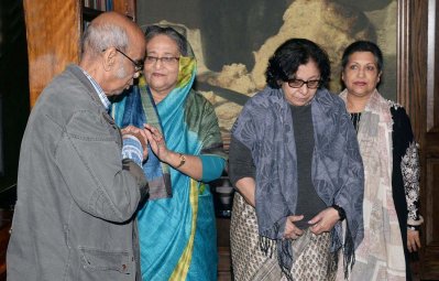 সৈয়দ হকের সঙ্গে সাক্ষাৎ করলেন প্রধানমন্ত্রী শেখ হাসিনা