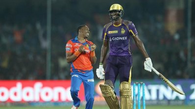 সাকিবদের হারিয়ে শেষ চারে গুজরাট