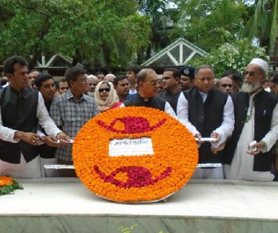 বঙ্গবন্ধুর সমাধিতে ইউপি চেয়ারম্যানদের শ্রদ্ধা