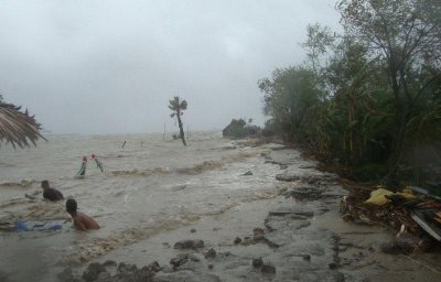রোয়ানুর প্রভাবে উপকূল