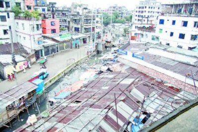 বিলুপ্তির পথে রাজধানীর খাল