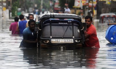 ভারী বর্ষণে পানিবন্দী কলম্বোর একটি শহরতলী।