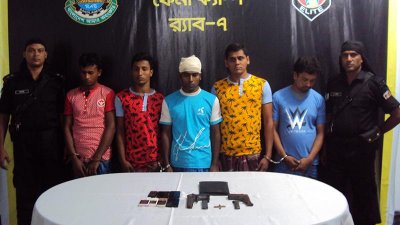 ফেনীতে বিএনপির ইউপি প্রার্থীসহ আটক ৫
