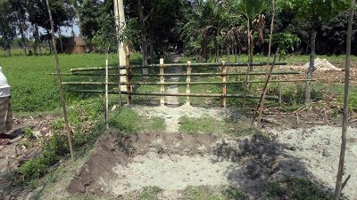 বাড়ির-প্রবেশপথে-ব্যারিকেড