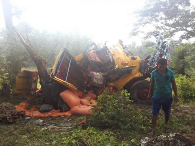 খাগড়াছড়িতে ট্রাক খাদে পড়ে হেলপার নিহত