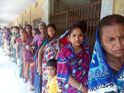 ভোটারদের লাইন