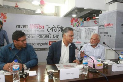 ‘শিক্ষা খাতে সরকারি ব্যয়ে মানুষের আস্থা নেই’