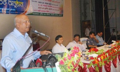মঙ্গলবার রাজশাহী শিল্পকলা অ্যাকাডেমিতে  বক্তব্য রাখছেন দুদক চেয়ারম্যান ইকবাল মাহমুদ