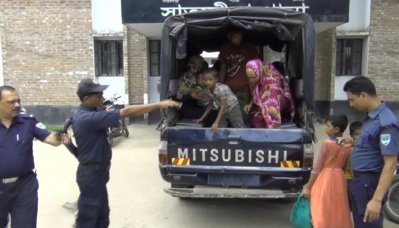 বিনেরপোতায় আটক ১৫ রোহিঙ্গা