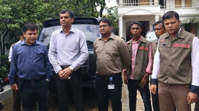 সিলেটে আরেকটি বিলাসবহুল গাড়ি জব্দ