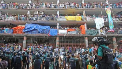 গুলিস্তানে ব্যবসায়ী হকার সংঘর্ষ