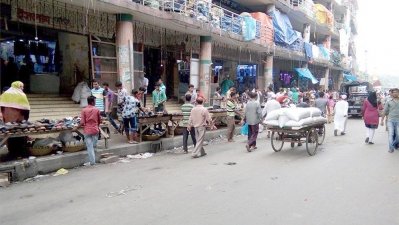 গুলিস্তানের সড়কে আবারও হকার বসানোর পায়তারা