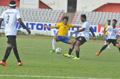 রুদ্ধশ্বাস ম্যাচে শেখ জামালকে হারিয়ে সেমিফাইনালে আরামবাগ