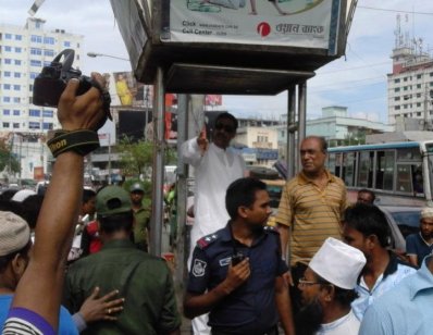 ১৫ মিনিটের ট্রাফিক পুলিশ শামীম ওসমান!