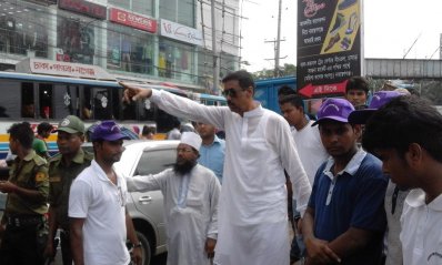 ১৫ মিনিটের ট্রাফিক পুলিশ শামীম ওসমান!