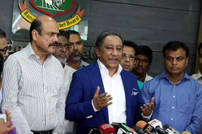 আবাহনী-দোলেশ্বর ম্যাচ ঝুলিয়ে রাখলো বিসিবিও