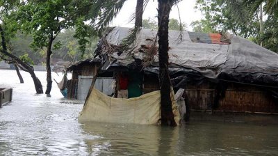 কক্সবাজার উপকূলে ভাঙছে বেড়িবাঁধ, সংস্কারে দরকার ৭৬ কোটি টাকা
