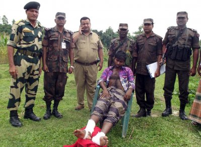 লালমনিরহাট সীমান্তে আটক ভারতীয় কৃষককে ফেরত দিলো বিজিবি