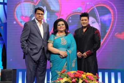 ফেরদৌসের উপস্থাপনায় রুনা-আলমগীর