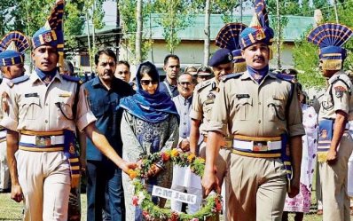 ইসলামের নামে রক্তপাতে 'লজ্জিত হয়ে' বিপাকে কাশ্মিরের মুখ্যমন্ত্রী