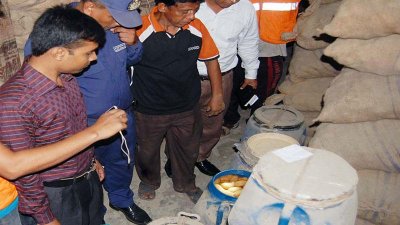 আলুর হিমাগারে ৫ হাজার কেজি মিষ্টি